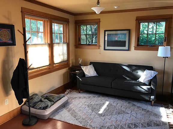 Living Are Looking NW