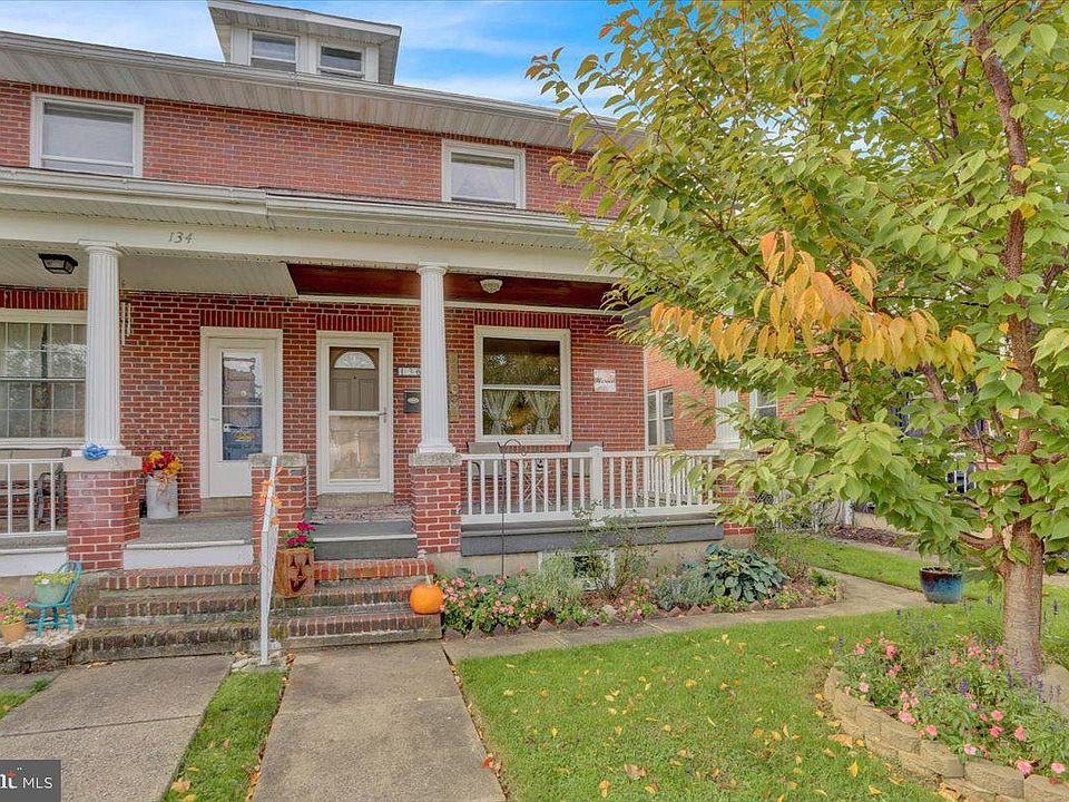 1st image of 136 W Elm St