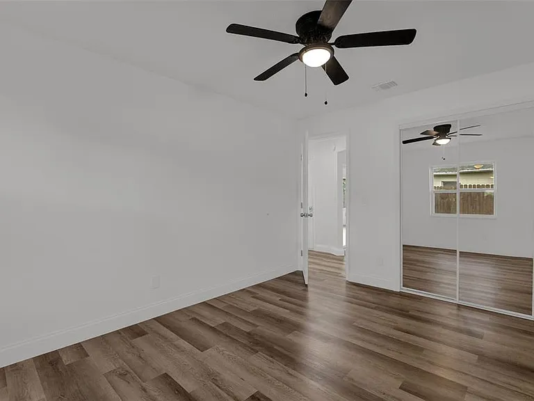 2433 Benjamin Dr — Photo 20