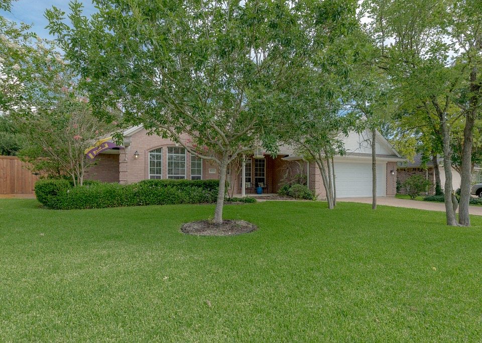 1st image of 9002 Timber Knoll Dr