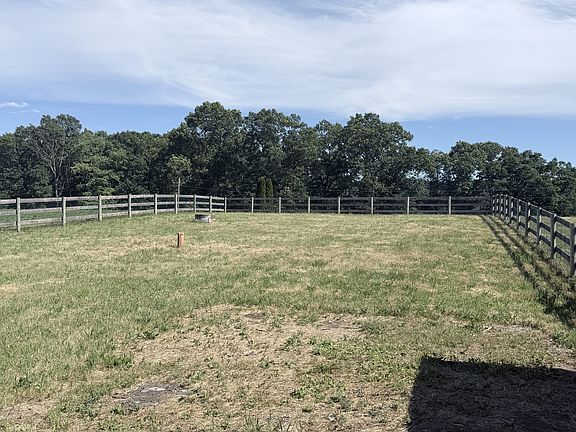 5th image of 90 Boyer Rd