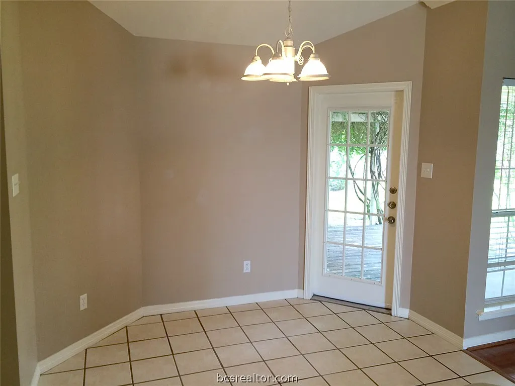 3 bed, 1416 sqft, $1,895 — Photo 3