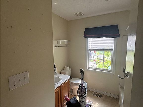 5th image of 145 Cornwallis Ct