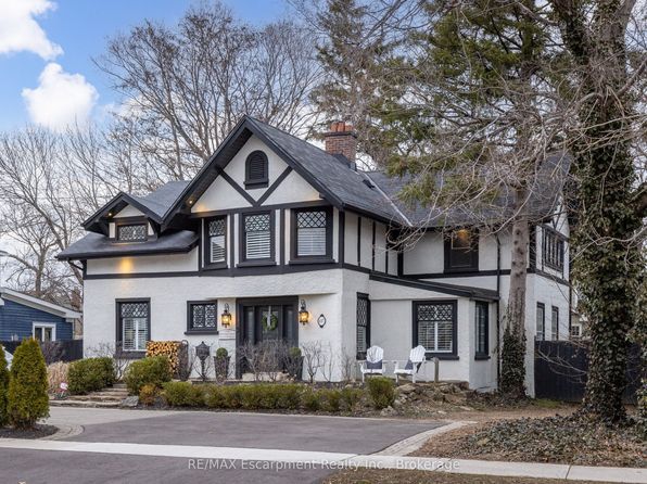 407 Trafalgar Rd, Oakville, ON L6J 3H8