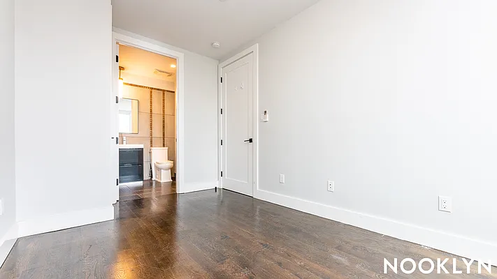 Rented by Nooklyn NYC LLC | media 7