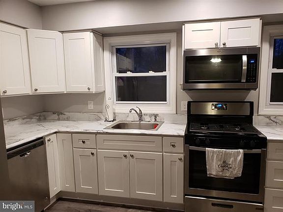 3rd image of 29 Pear Ave