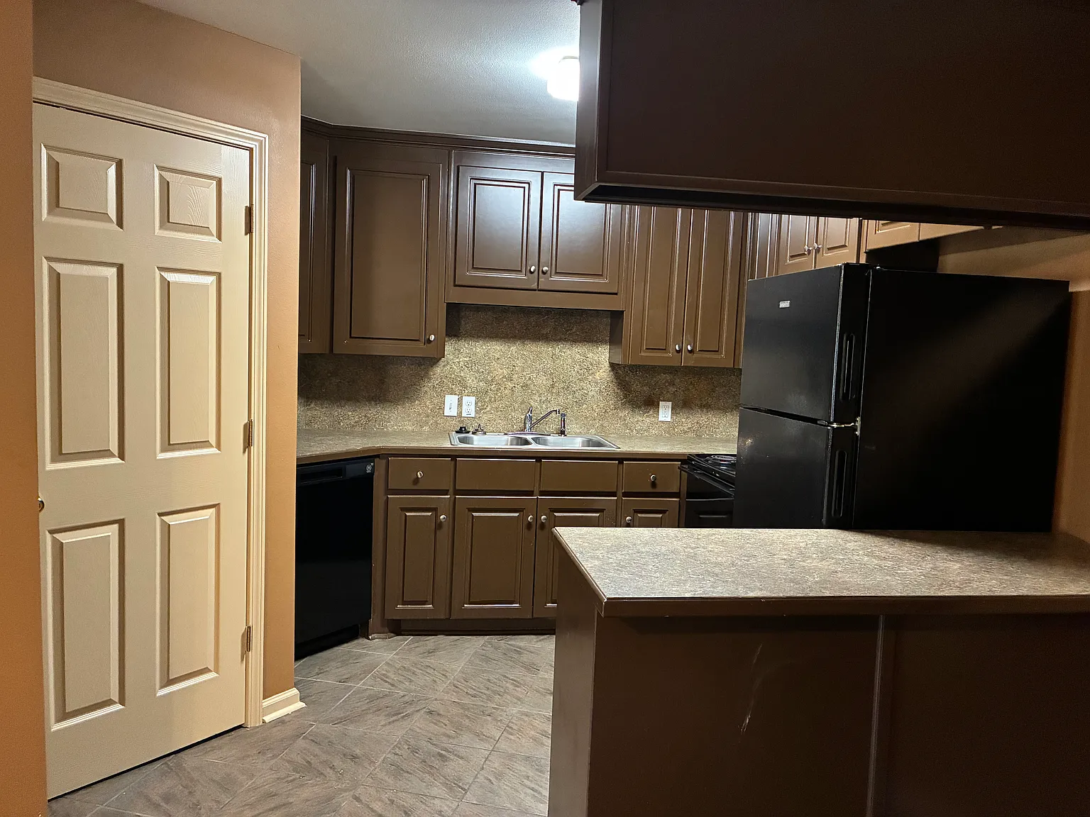 2 bed, 824 sqft, $850 — Photo 3