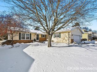 1921 Camille Dr SE, Kentwood, MI 49546