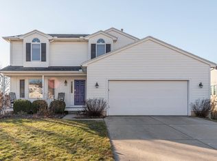 431 Woodland Dr W, Saline, MI 48176