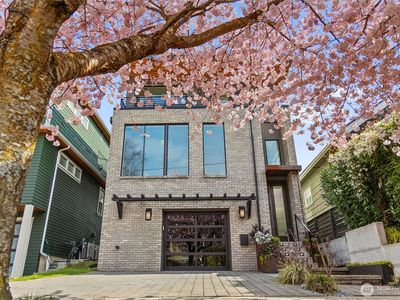 2660 9th Avenue W, Seattle, WA, 98119