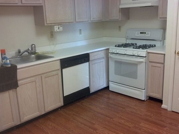 3rd image of 8850 Goose Landing Cir