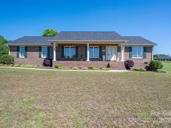 118 Sir Gregory Dr, Boiling Springs, NC 28152