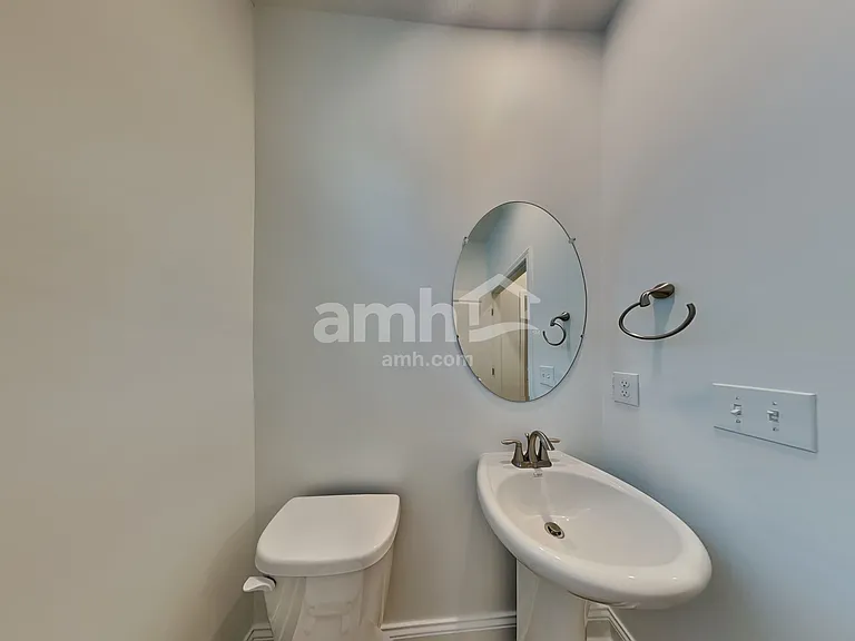 319 Pine Hill Ct — Photo 10