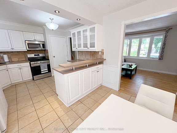 3rd image of 116 Paperbirch Cres E