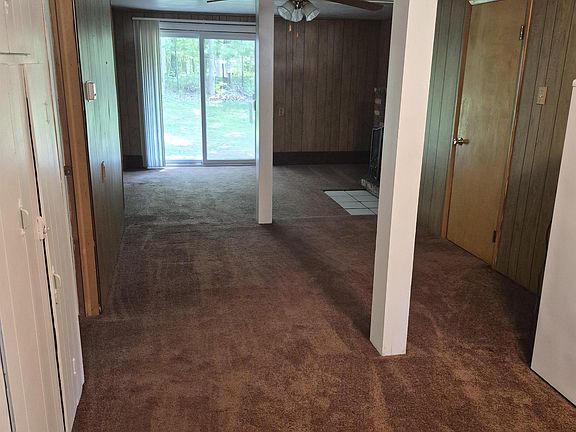 4th image of 2484 Larry St