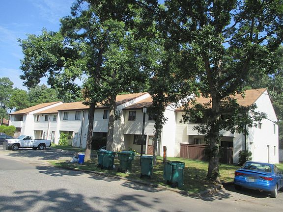 3rd image of 2468 Arbor Ct