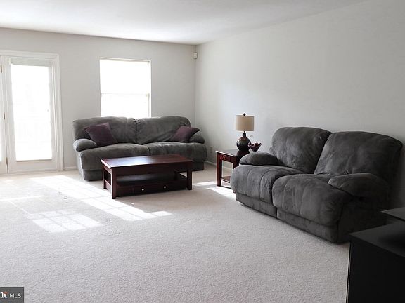 3rd image of 113 Talleyrand Dr #4