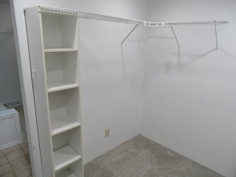 921 Onondaga St — Photo 42
