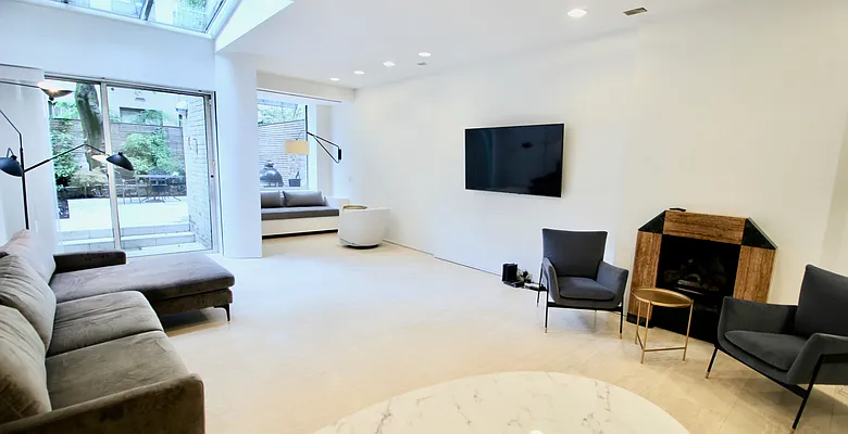 Rented by One New York Realty Inc | media 4