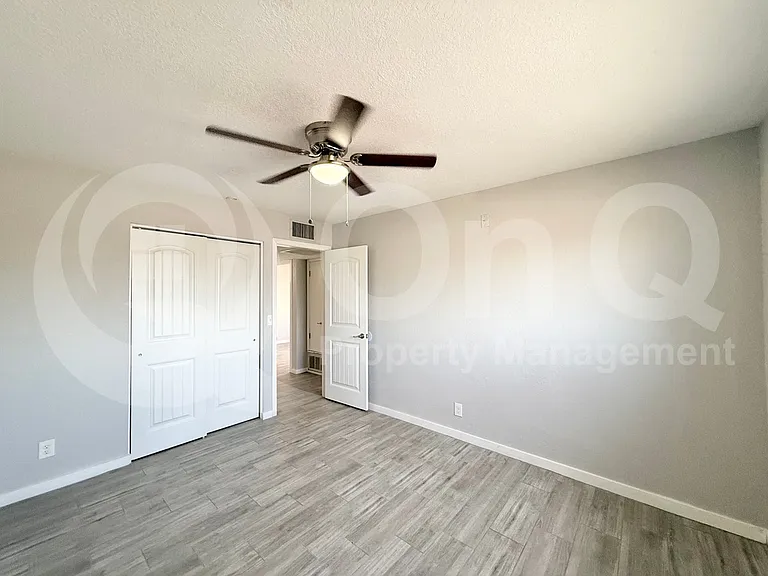 1718 W Auburn St — Photo 16