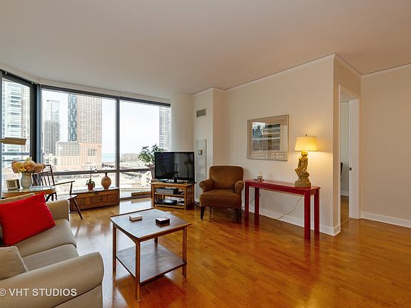 4th image of 450 E Waterside Dr Unit 401
