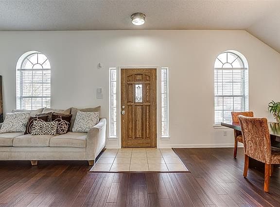 3rd image of 1036 Shadywood Dr