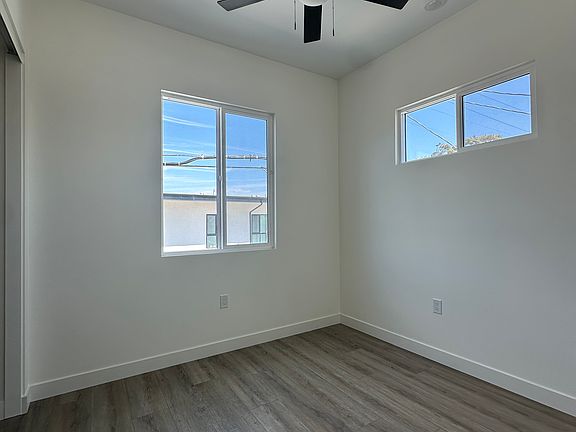 4th image of 5021 72nd St #5023