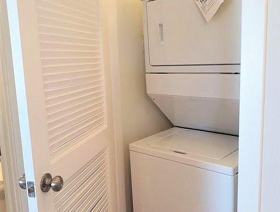 3rd image of 3235 W Potomac Ave #1N