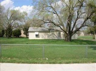 3520 SE 39th St, Topeka, KS 66609