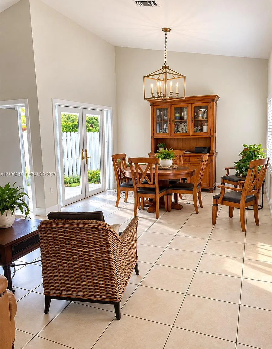 3 bed, 1433 sqft, $3,650 — Photo 4