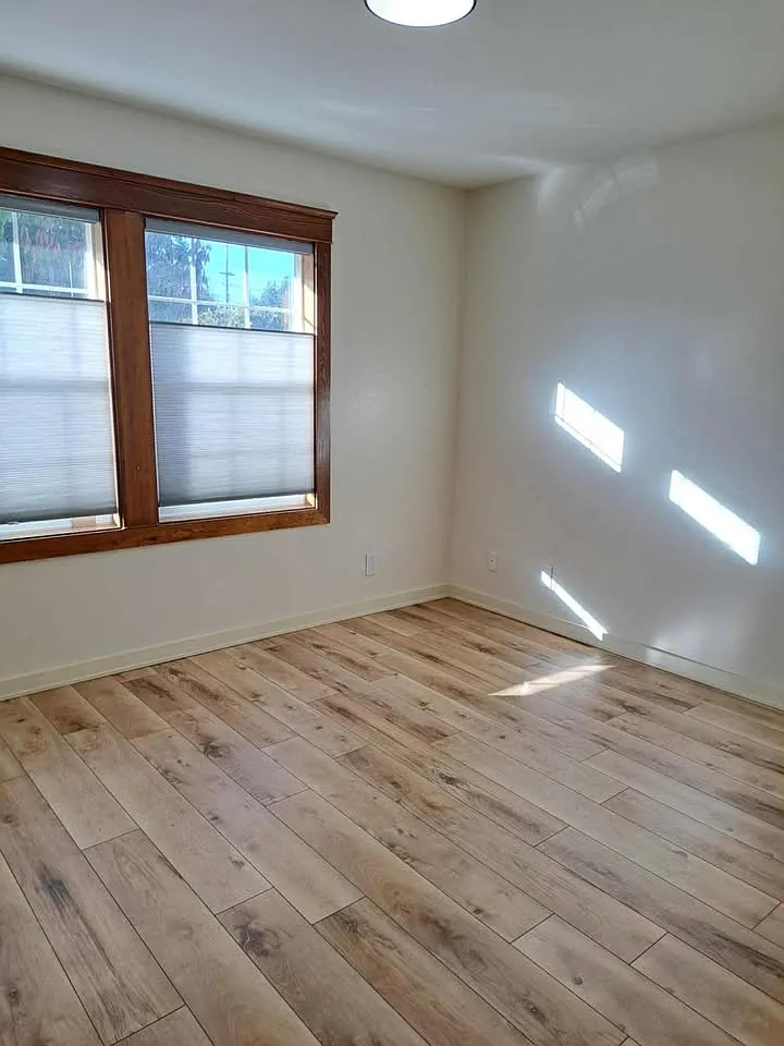 3 bed, $2,000 — Photo 2