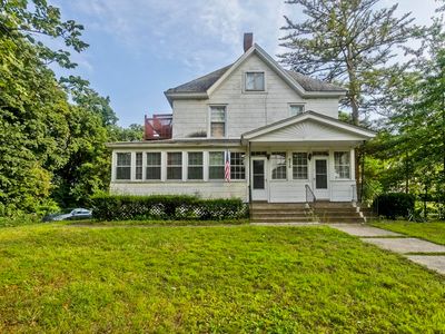 676 Front St, Chicopee, MA, 01013