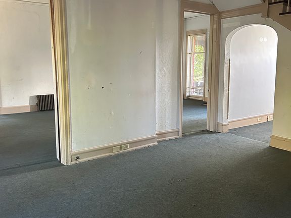 5th image of 505 E Seneca St #505