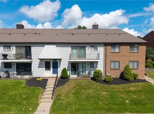 11-5 High Gate Trl, Fairport, NY 14450