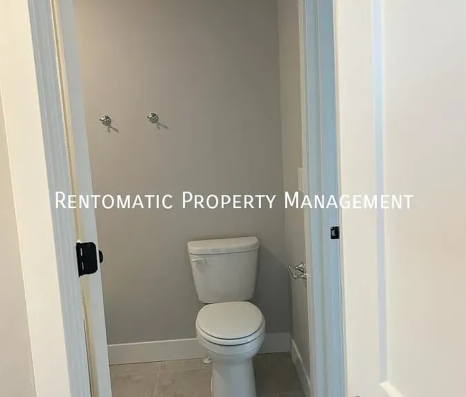 6935 Woods Rose Dr — Photo 30