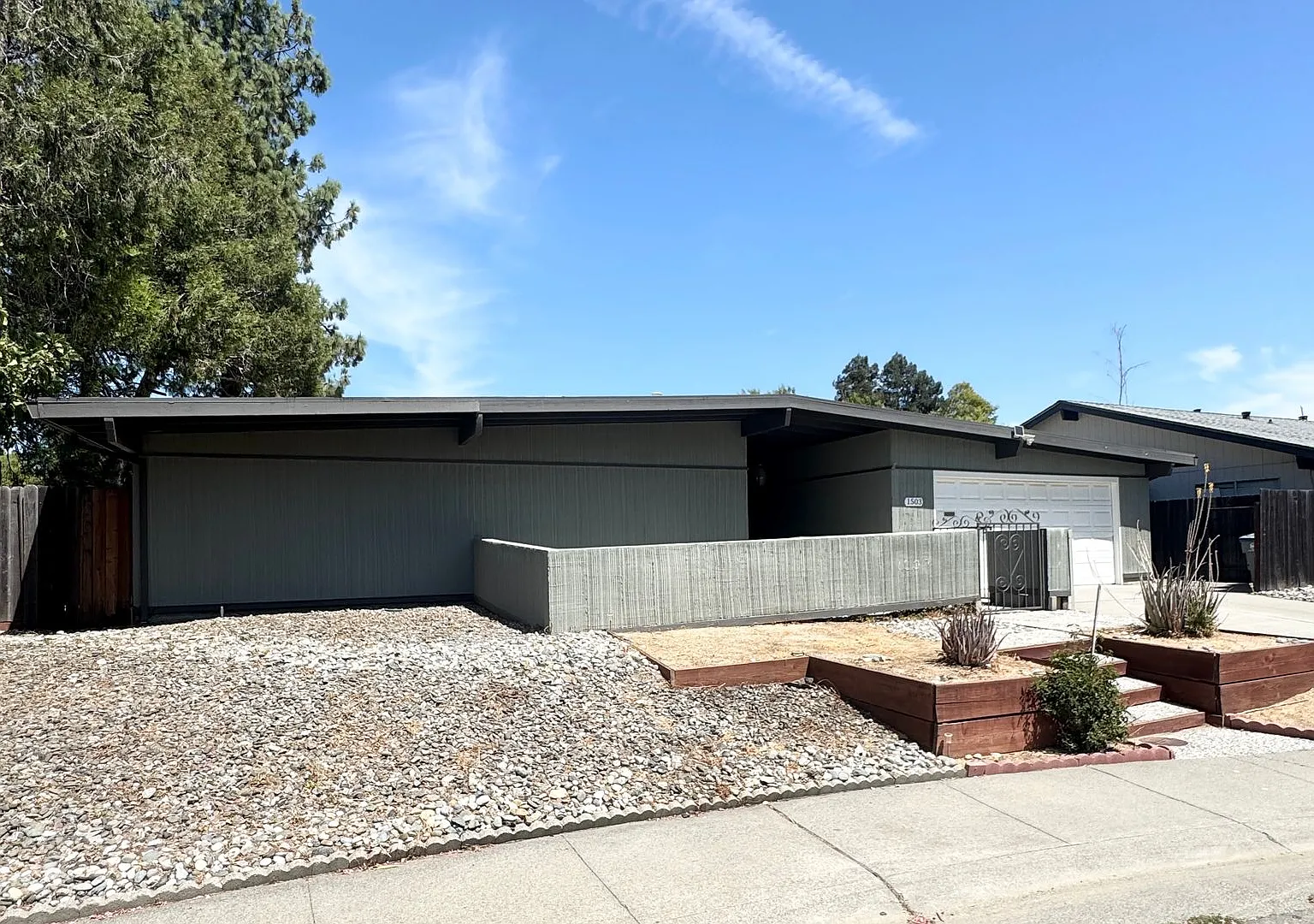 Beautiful & Spacious 4-Bedroom Home in Prime Davis Location — Photo 1