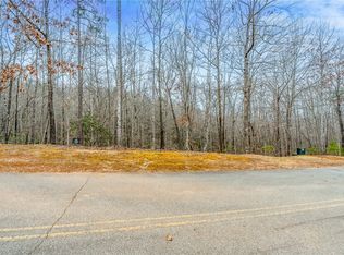 30 Lakes Edge Way, Marietta, SC 29661