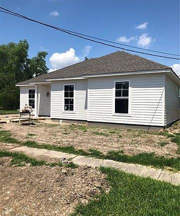3rd image of 2504 Pecan Dr