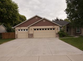 332 E Northridge Dr, Kuna, ID 83634