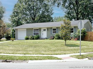 1102 Woodbourne Dr, New Albany, IN 47150