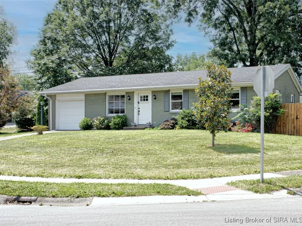 1102 Woodbourne Drive, New Albany, IN 47150