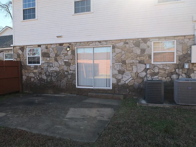 406 N Denny St #B — Photo 10