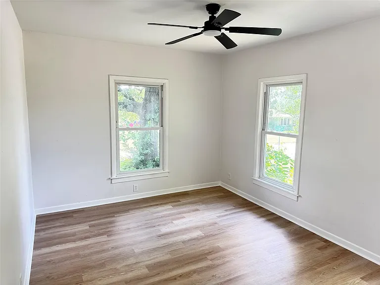 1421 S Scullin Ave — Photo 5