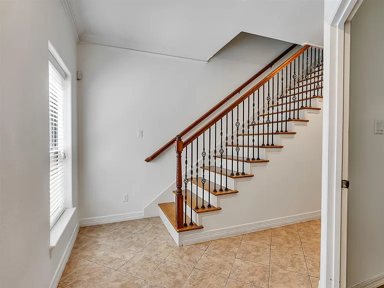 2540 Prospect St #B — Photo 3