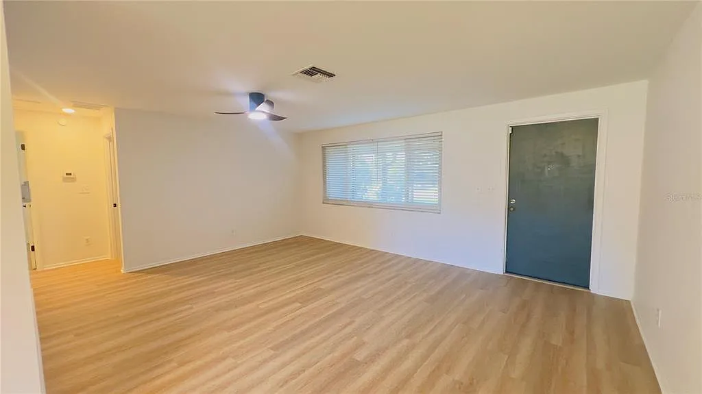 3 bed, 2.0 bath, 1097 sqft, $2,700 — Photo 3