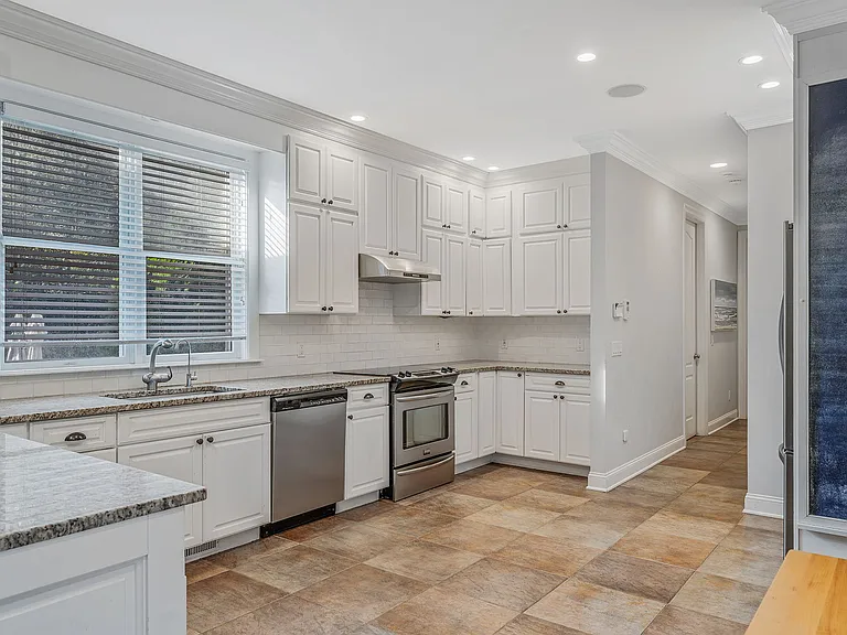 32 Vail Ave #A — Photo 9