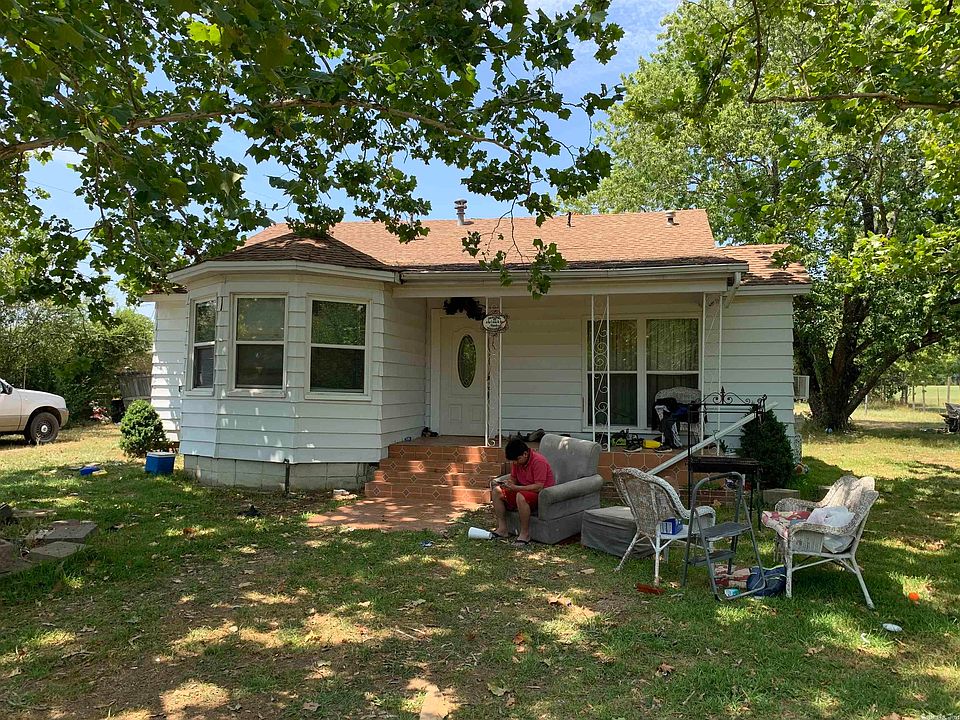 2nd image of 3040 Nutter Chapel Rd