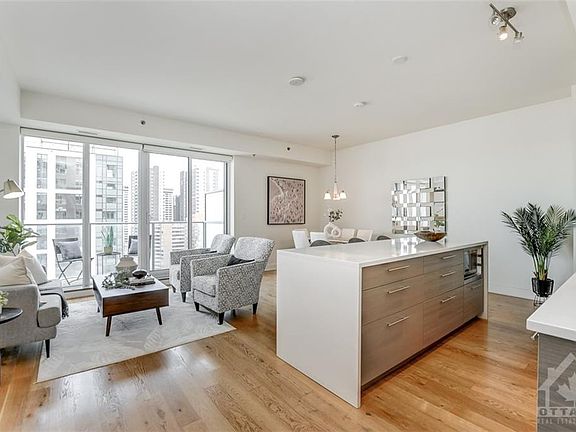 2nd image of 428 Sparks St #1507