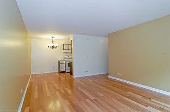 405 Home Ave #302 — Photo 6