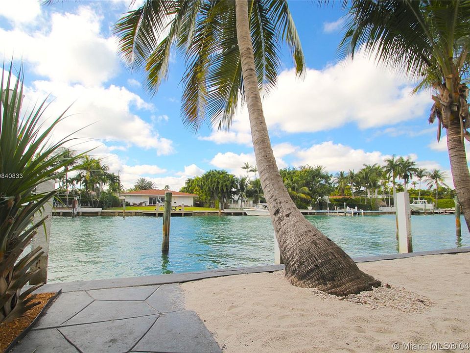 1st image of 10080 W Bay Harbor Dr #1